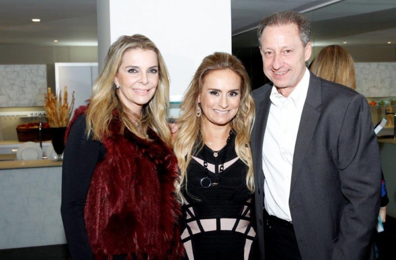 Adriana_Vasconcelos,_Myrna_Porcaro,_Eloi_Oliveira_-_06-07-2015_-_(Edy_Fernandes)_286